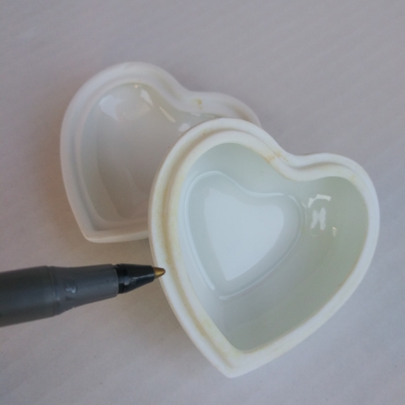Limoges Porcelain Heart Trinket Box - Picture 8 of 15
